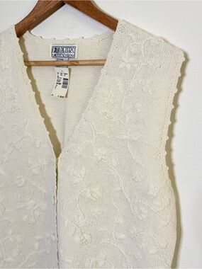 Vintage Gina Peters Embroidered Sweater Vest NWT Cream Floral Knit Medium